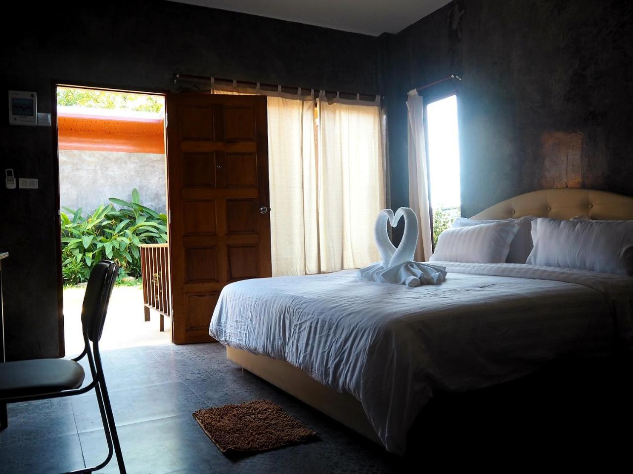 Nawiengkaeriverview Resort Mukdahan Bagian luar foto