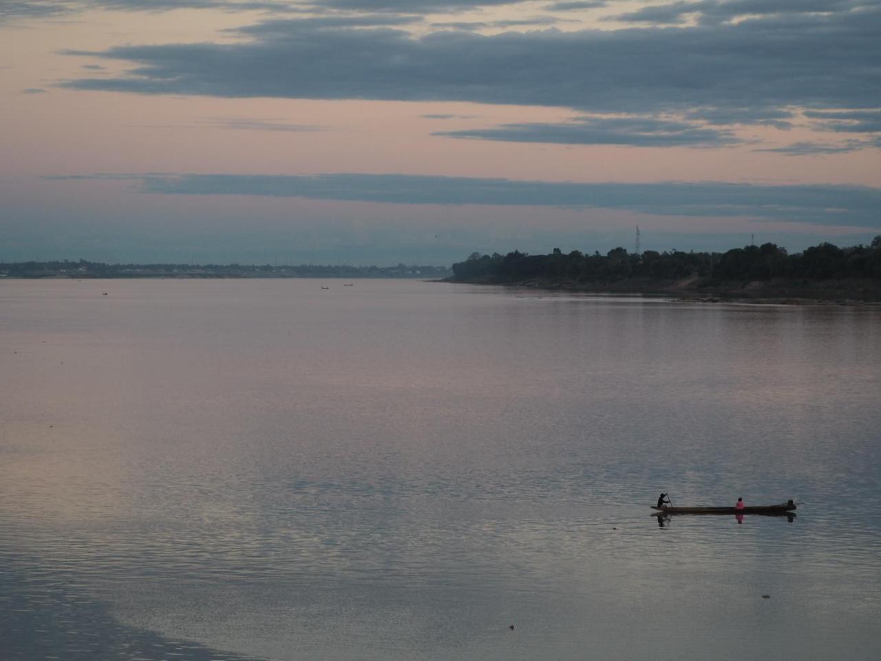 Nawiengkaeriverview Resort Mukdahan Bagian luar foto