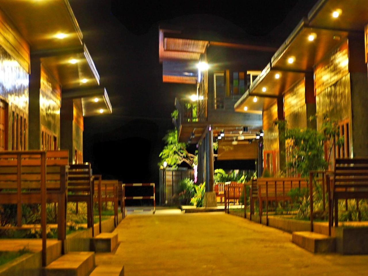 Nawiengkaeriverview Resort Mukdahan Bagian luar foto