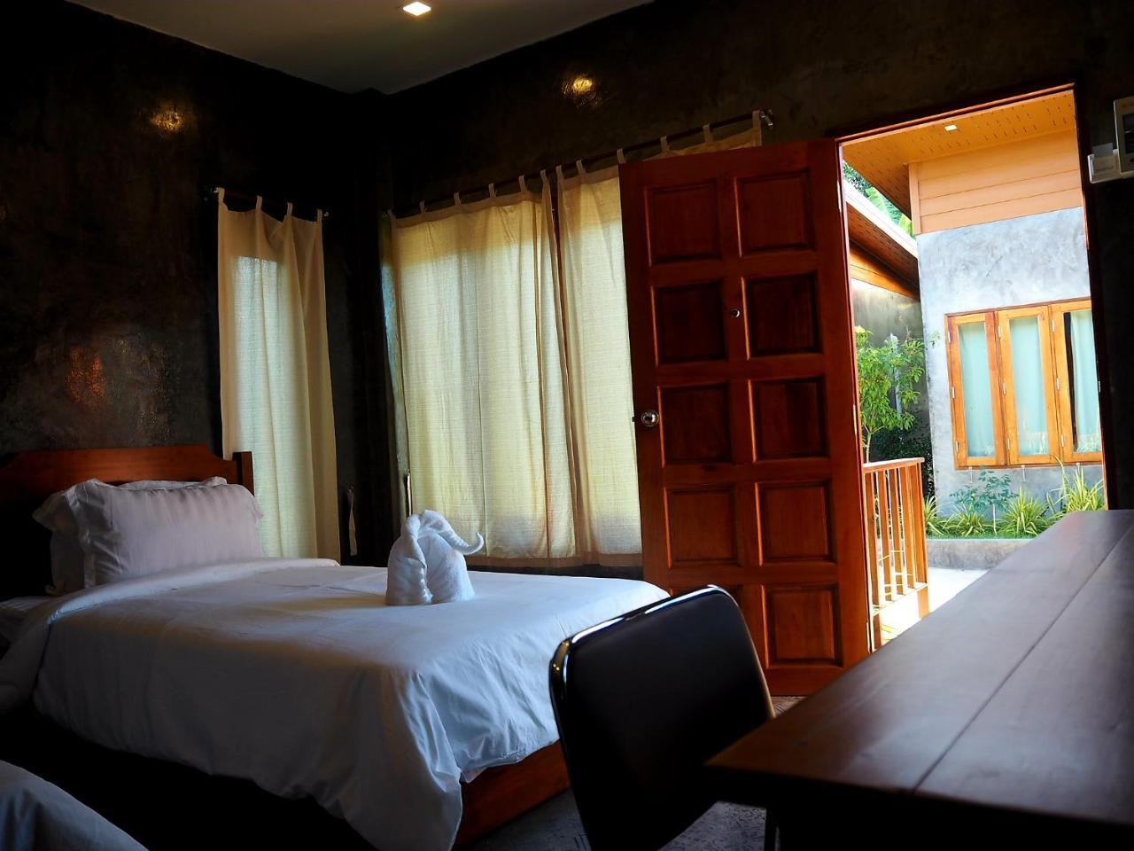 Nawiengkaeriverview Resort Mukdahan Bagian luar foto