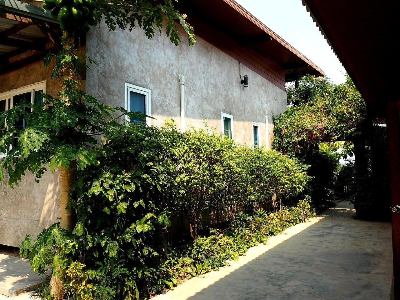 Nawiengkaeriverview Resort Mukdahan Bagian luar foto