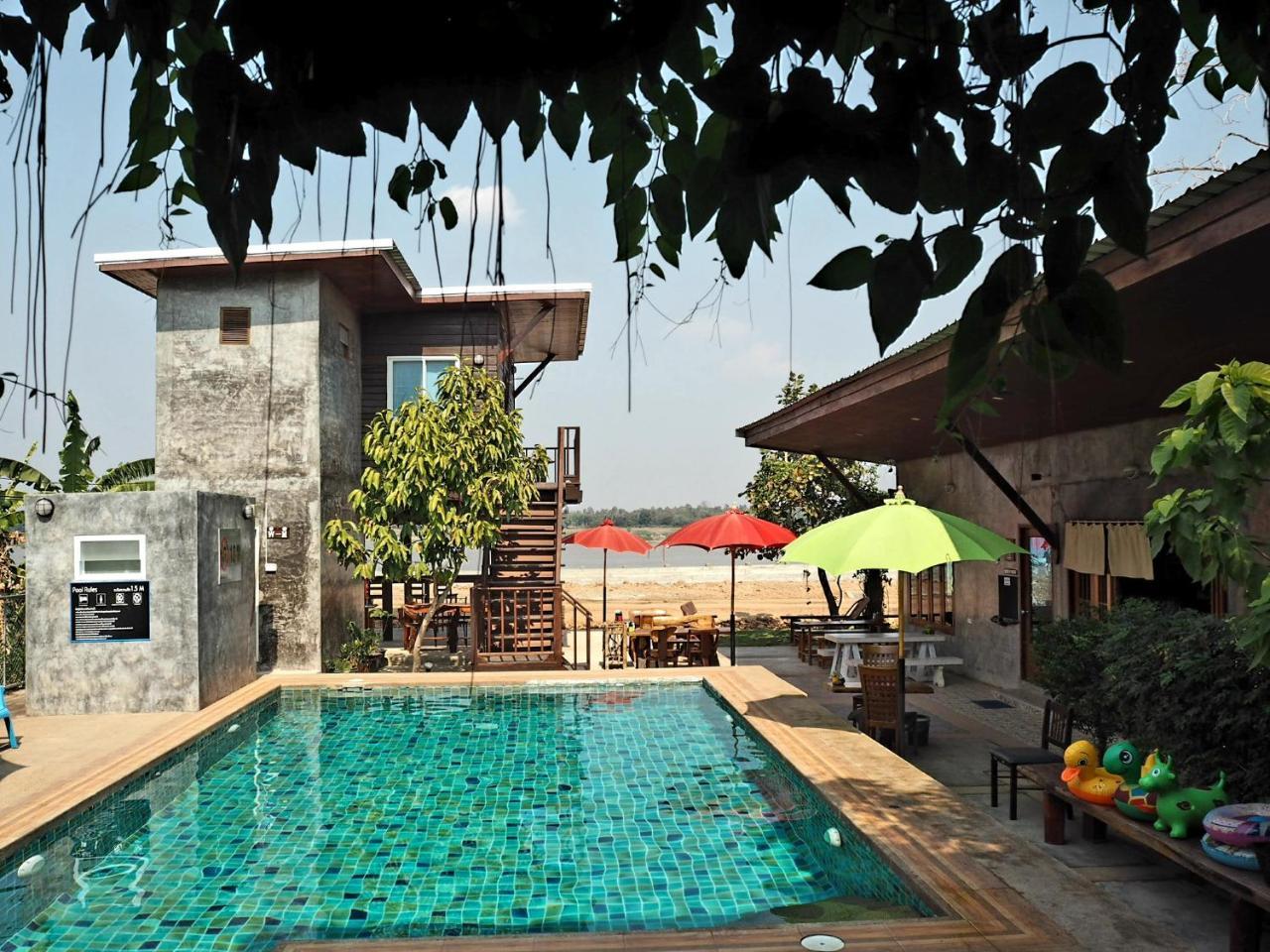 Nawiengkaeriverview Resort Mukdahan Bagian luar foto